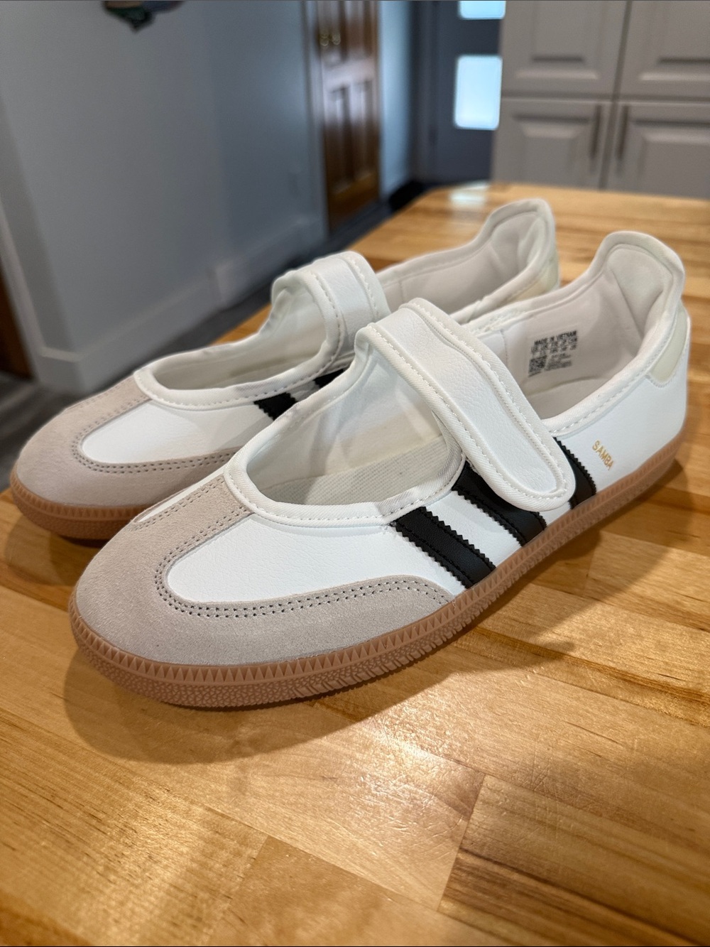 *Rare* Womans Adidas Samba White Mary Jane Sneakers with Black Stripes